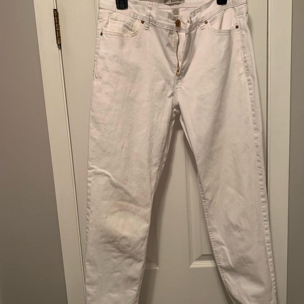 Nice clean pair of white pants size 10/30